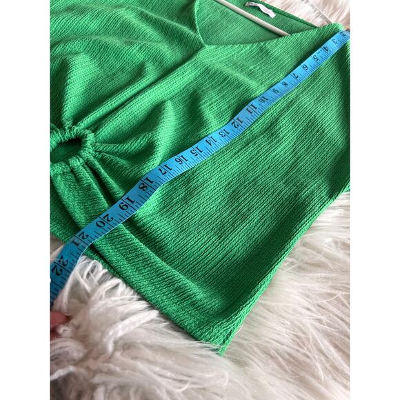 Zara V-Neck Short Sleeve Crop Top with Keyhole Bottom with Tie Green Size Medium - Picture 10 of 10